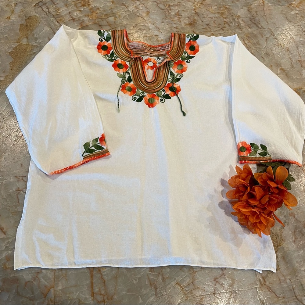 NWOT Boho Embroidered Mexican Cotton Top